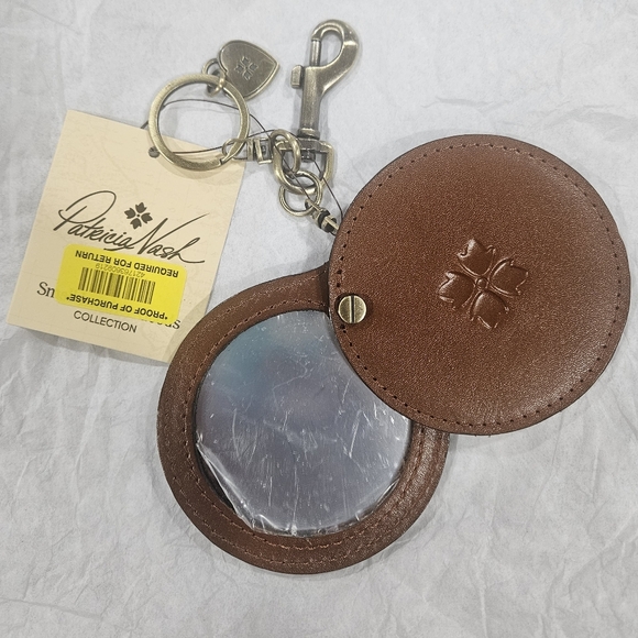 Patricia Nash Round Leather Mirror Key Fob Charm - NWT - Picture 3 of 5